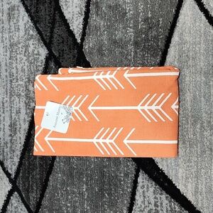 ACCENT HOME ORANGE ARROW PRINT PILLOWCASE COVER